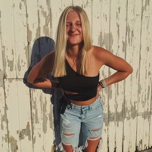 Meet your Posher, Kendra